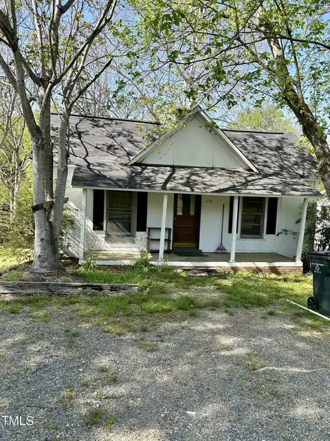 1210 Shaw St, Burlington, NC 27217