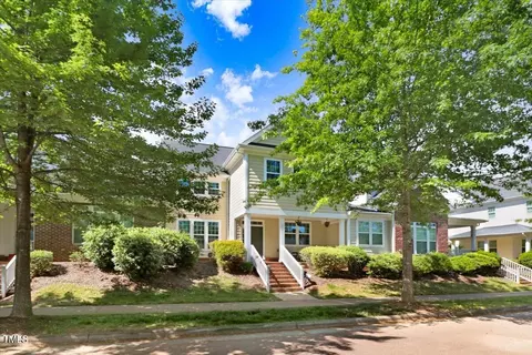613 Democracy St, Raleigh, NC 27603