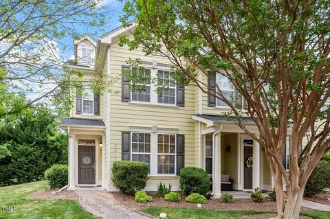 3011 Freeport Dr, Cary, NC 27519