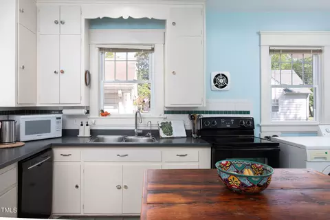 Kitchen - 207 E Hammond St, Durham, NC 27704 photo 3 of 5
