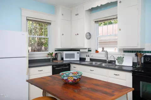 Kitchen - 207 E Hammond St, Durham, NC 27704 photo 4 of 5