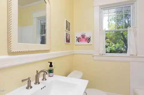 Bath - 207 E Hammond St, Durham, NC 27704 photo 2 of 4