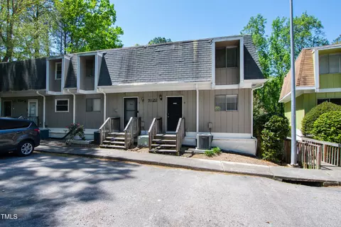 7122 Longstreet Dr #B, Raleigh, NC 27615