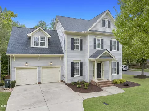 200 Edgepine Dr, Holly Springs, NC 27540