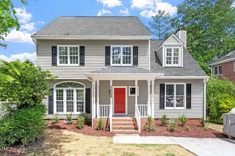 1708 Point Owoods Ct, Raleigh, NC 27604