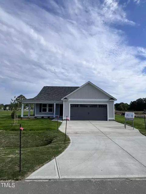 215 Lotus Ave, Smithfield, NC 27577