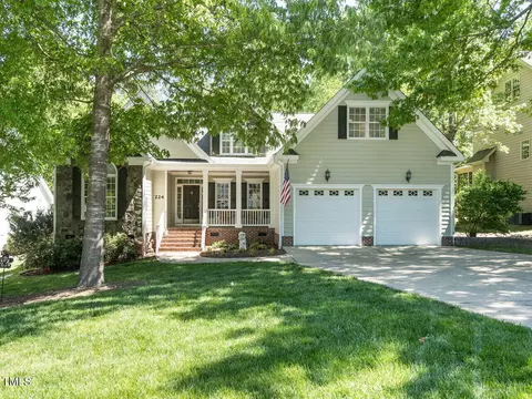 224 Hein Dr, Clayton, NC 27527