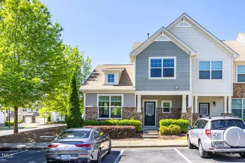 8 Bitter Root Dr, Durham, NC 27705 photo 1