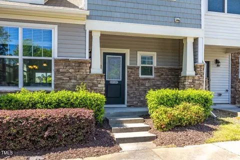 8 Bitter Root Dr, Durham, NC 27705 photo 3