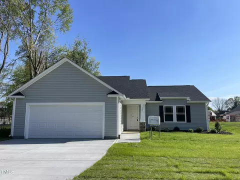 131 W Allen St, Four Oaks, NC 27524