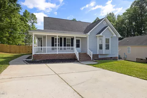 102 Amethyst Ct, Knightdale, NC 27545