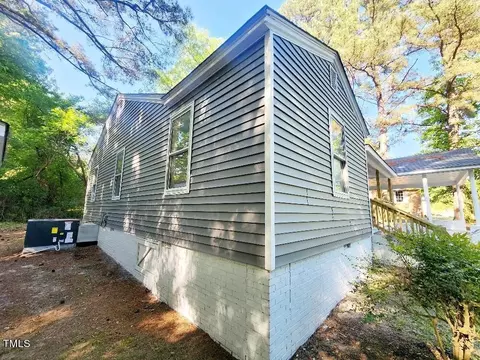 206 W L St, Erwin, NC 28339 photo 8
