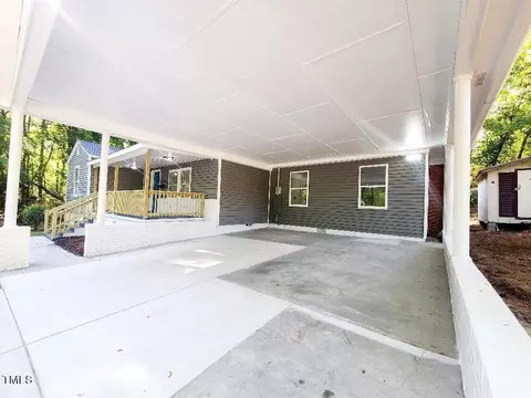 206 W L St, Erwin, NC 28339 photo 3