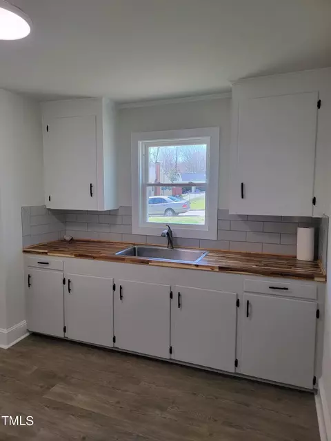 1250 Pointer St, Roxboro, NC 27573 photo 5