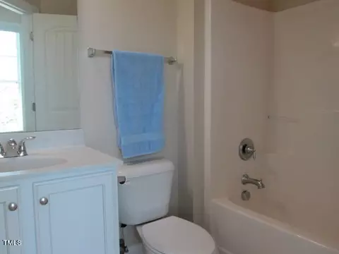 Bath - 809 Conifer Forest Ln, Wake Forest, NC 27587 photo 2 of 7