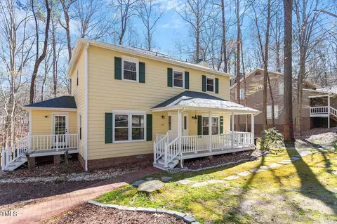 104 Bristol Dr, Chapel Hill, NC 27516