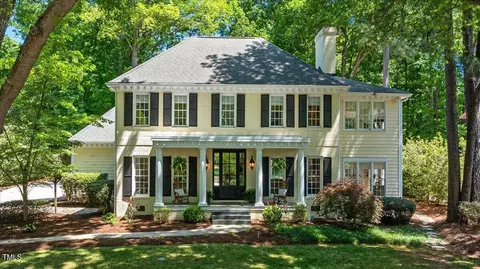 221 Lochwood West Dr, Cary, NC 27518