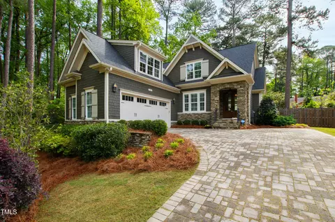 735 Powell Dr, Raleigh, NC 27606
