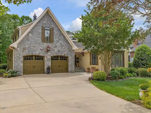 30 Broad Leaf Ct, Chapel Hill, NC 27517
