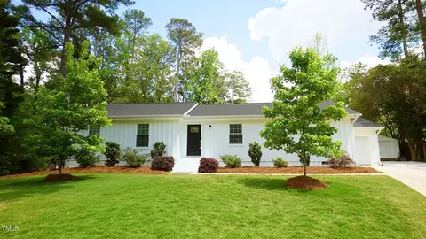 1217 Shincliffe Ct, Cary, NC 27511