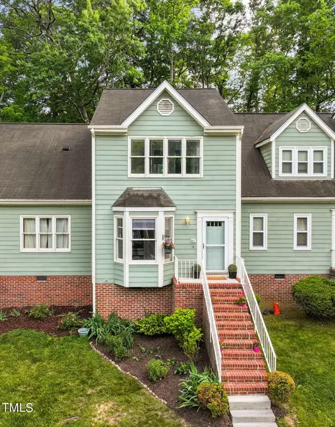520 Oak Run Dr, Raleigh, NC 27606