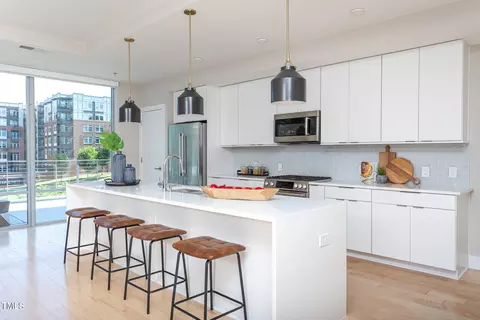 214 Hunt St #303, Durham, NC 27701