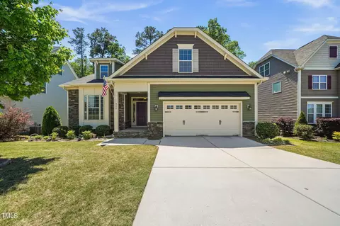 446 Mulberry Banks Dr, Clayton, NC 27527