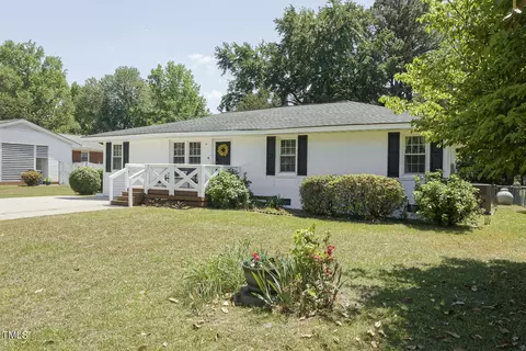 311 Pace St, Smithfield, NC 27577 photo 3