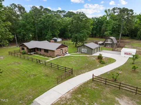 7690 Arabia Rd, Lumber Bridge, NC 28357