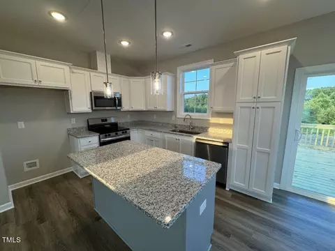 105 Brookhaven Dr, Spring Hope, NC 27882 photo 2