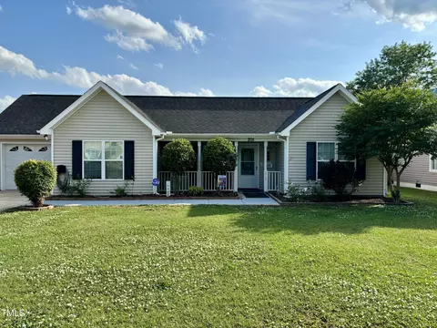205 W Harnett St, Benson, NC 27504