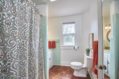 Bath - 104 W Trinity Ave, Durham, NC 27701 photo 3 of 3