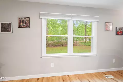 906 Knight Dr, Durham, NC 27712 photo 5