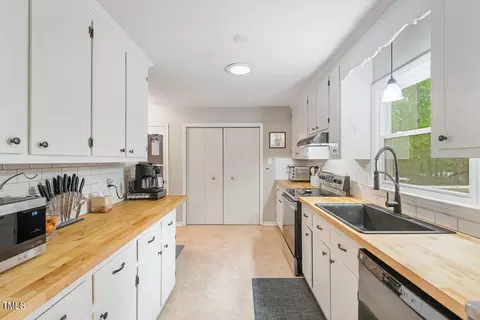 906 Knight Dr, Durham, NC 27712 photo 14