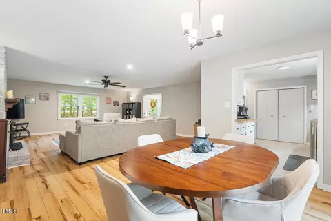 906 Knight Dr, Durham, NC 27712 photo 13