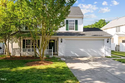 204 Hyannis Dr, Holly Springs, NC 27540