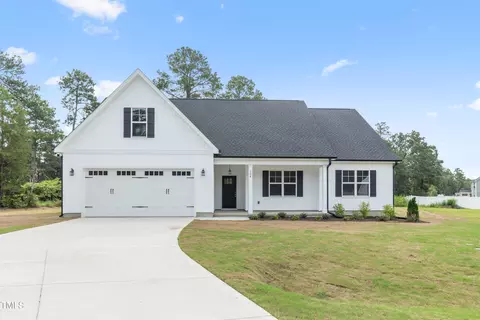 204 Rocking Canal Pl, Erwin, NC 28339