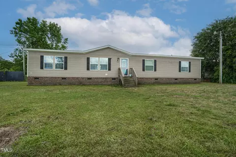 5498 Temperance Hall Rd, Elm City, NC 27822