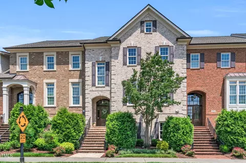 7624 Mccrimmon Pkwy, Cary, NC 27519