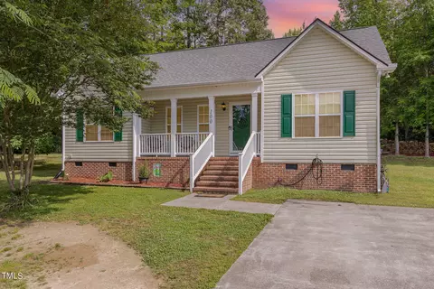 100 Fir Ct, Oxford, NC 27565