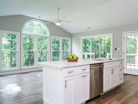 101 Airlie Ct, Cary, NC 27513