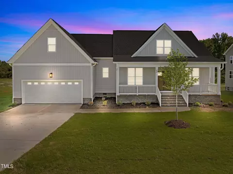 40 Diamond Creek Dr, Zebulon, NC 27597