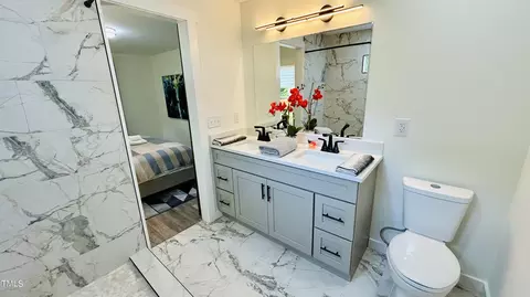 Bath - 532 E Nelson Ave, Wake Forest, NC 27587 photo 3 of 3