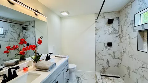 Bath - 532 E Nelson Ave, Wake Forest, NC 27587 photo 2 of 3