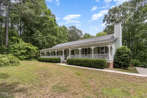 2115 Whispering Pines Dr, Clayton, NC 27520