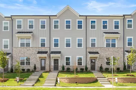 841 Napier Dr, Cary, NC 27519