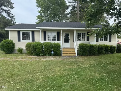 8209 Ida St SW, Walstonburg, NC 27888