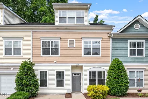 504 Elm Ave, Wake Forest, NC 27587