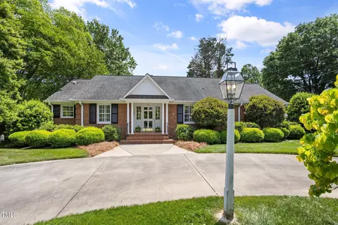 2704 Edgewood Ave, Burlington, NC 27215