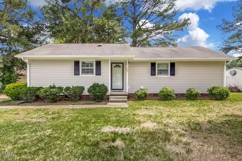 102 Briarcliff St, Henderson, NC 27536